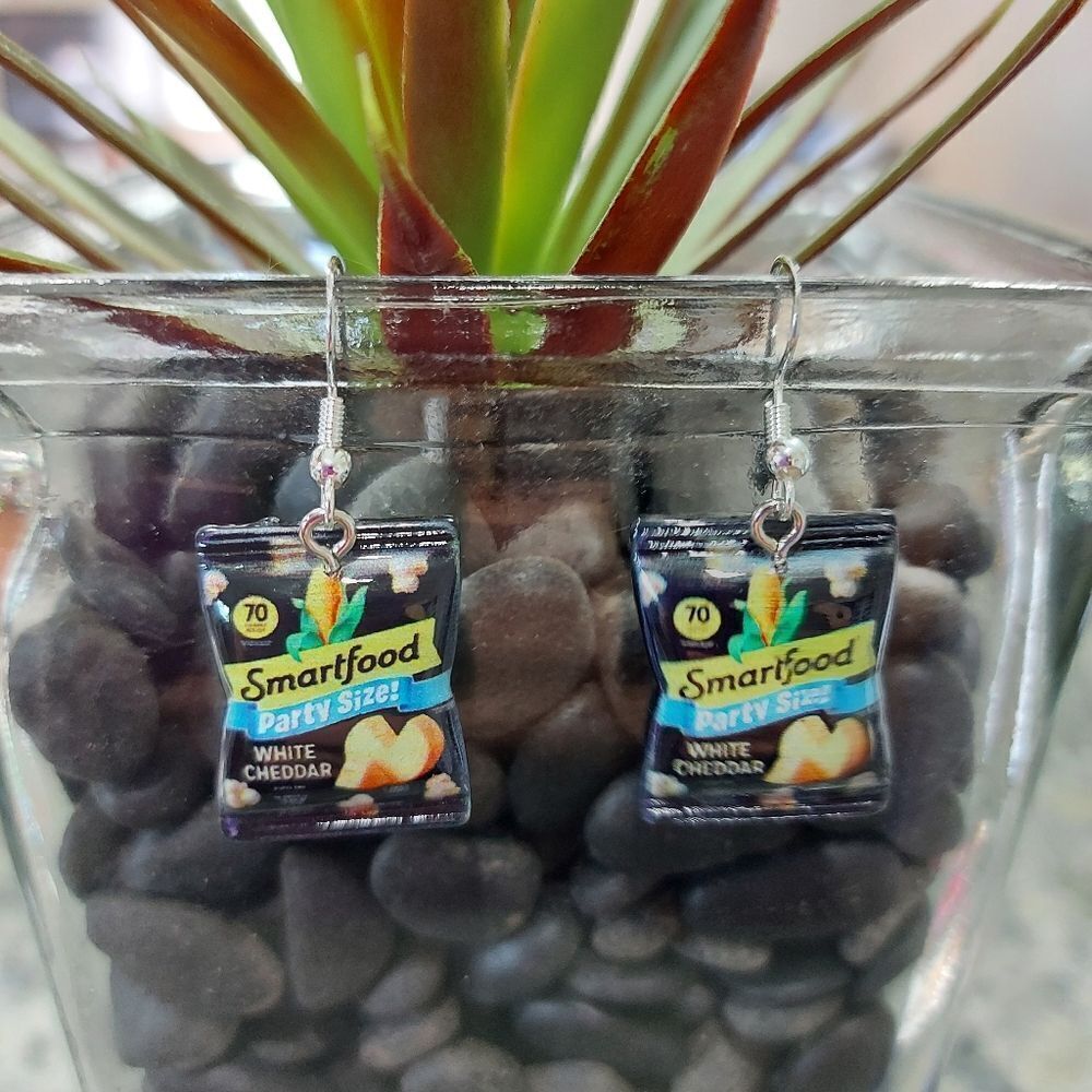 Assorted chip earrings Lays, Doritos, Ruffles - Picture 6 of 16